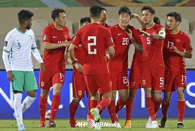 国产性色强伦免费看视频